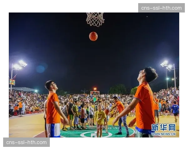 花絮：中场休息时，两队小球迷进行垫场赛，未来之星初露锋芒。